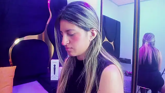 GiaRoussel online show from 09-16-25, 03:02