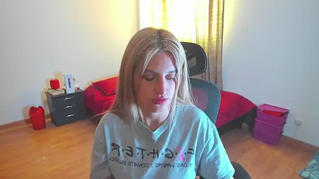 GiaRoussel online show from 03-25-26, 02:16