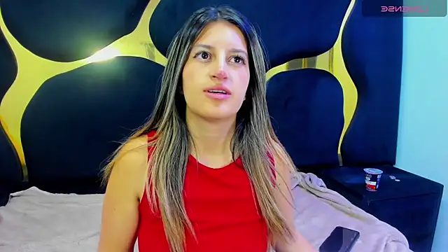 GiaRoussel online show from 10-30-25, 03:31