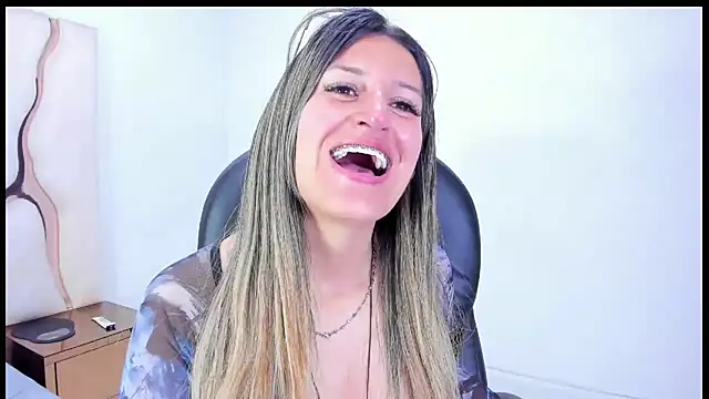 GiaRoussel online show from 11-27-25, 04:18