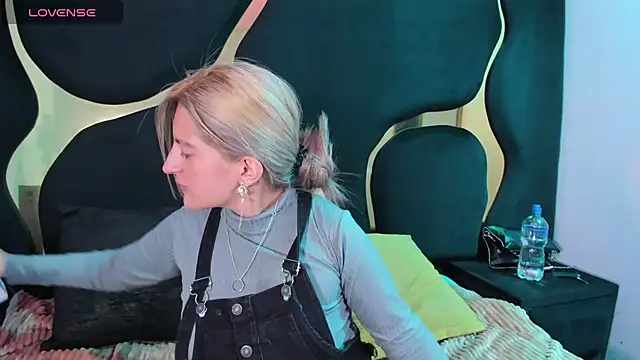 GiaRoussel online show from 03-03-26, 04:03