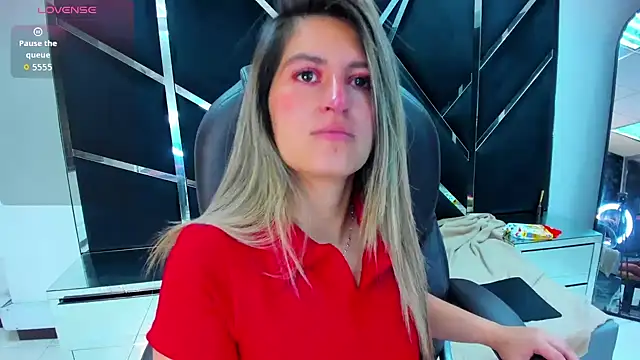 GiaRoussel online show from 10-14-25, 03:23