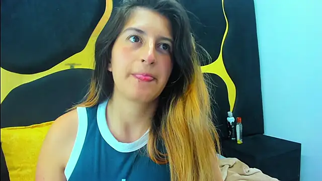 GiaRoussel online show from 03-18-25, 02:28