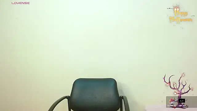 JessicaRabbit04 online show from 10-24-25, 04:11