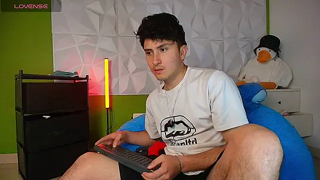 santyago taylor online show from 10-06-25, 07:25