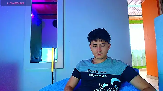 Snapshot of santyago_taylor chatting on 11-27-25, 06:52 santyago taylor online show from 11-27-25, 06:52