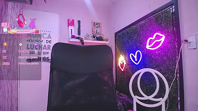 cristal horny19 online show from 10-05-25, 09:38