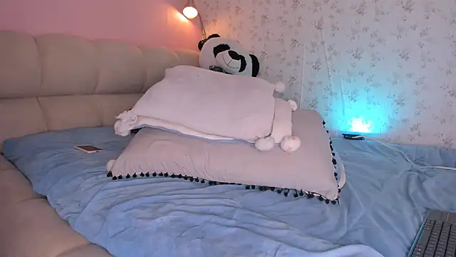 kitty miaa online show from 02-25-25, 03:31