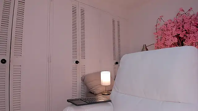 Snapshot of kitty_miaa chatting on 04-30-26, 04:52 kitty miaa online show from 04-30-26, 04:52
