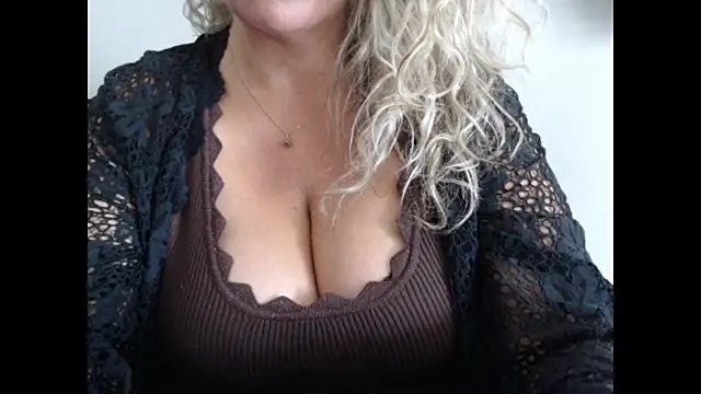 JenniLowen online show from 06-11-26, 07:27