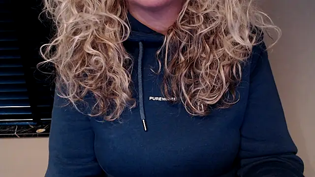 JenniLowen online show from 02-10-25, 01:55