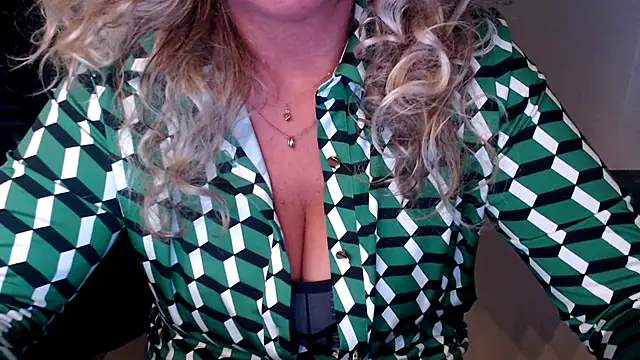 JenniLowen online show from 11-07-25, 01:48