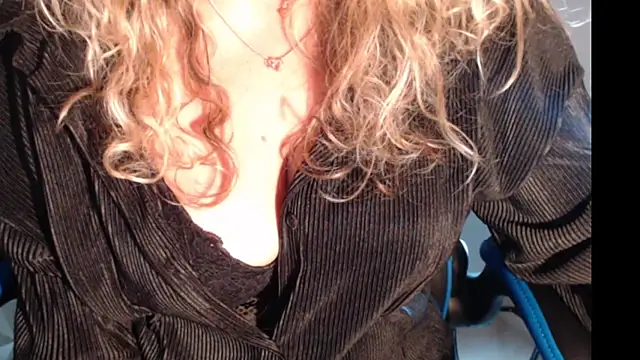 JenniLowen online show from 03-14-25, 05:24