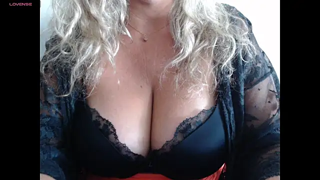 JenniLowen online show from 06-28-26, 06:09