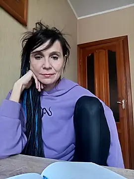 Francenia lolis online show from 01-14-26, 07:34