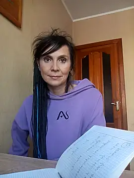 Francenia lolis online show from 01-18-26, 11:02