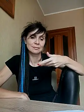 Francenia lolis online show from 10-08-25, 09:55