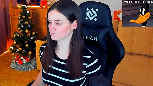 Lora Cain online show from 12-22-24, 05:10