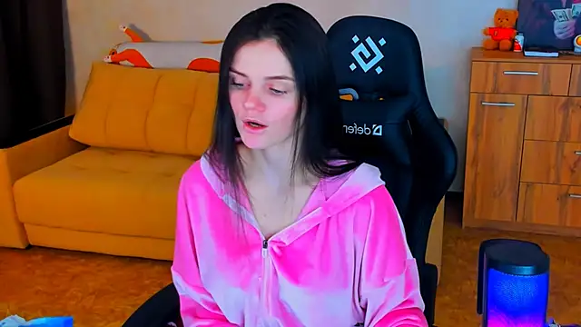 Lora Cain online show from 01-18-25, 04:10