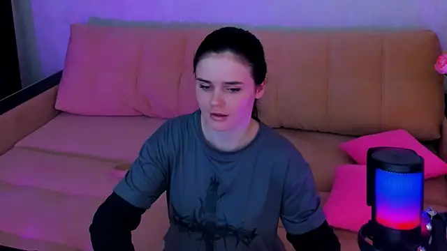 Lora Cain online show from 03-15-25, 03:48