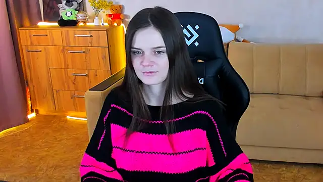 Lora Cain online show from 12-09-24, 03:44