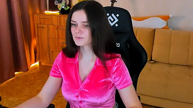 Lora Cain online show from 12-06-24, 02:33