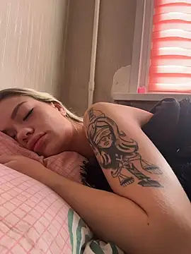 Snapshot of -Sexy_Barbie- chatting on 11-14-25, 04:49 -Sexy Barbie- online show from 11-14-25, 04:49