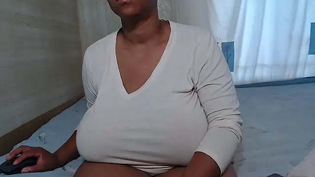 Snapshot of FlavoredNia chatting on 03-06-25, 04:41 FlavoredNia online show from 03-06-25, 04:41