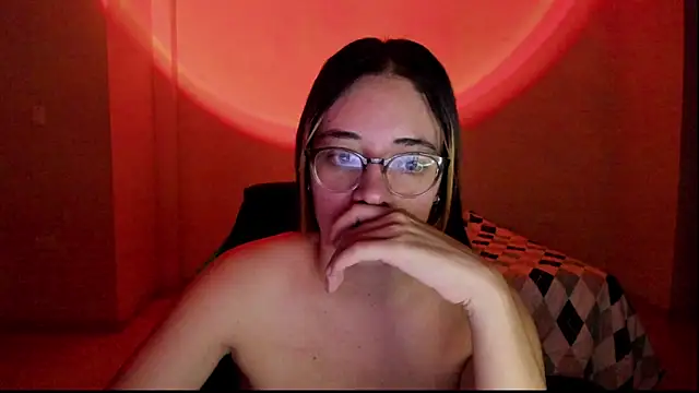 Snapshot of atenas_05_ chatting on 10-08-25, 09:22 atenas 05 online show from 10-08-25, 09:22
