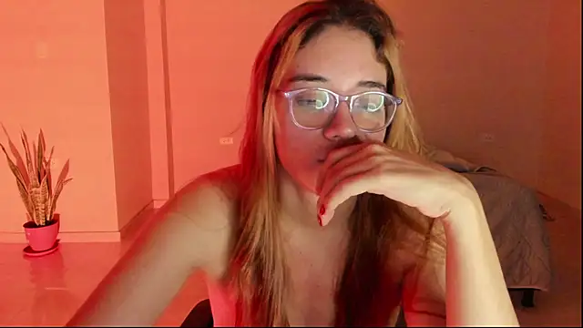 Snapshot of atenas_05_ chatting on 03-02-26, 09:27 atenas 05 online show from 03-02-26, 09:27