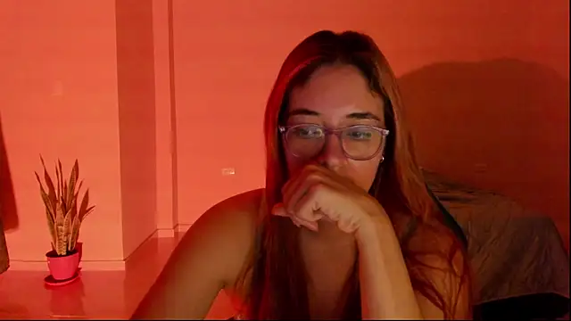 Snapshot of atenas_05_ chatting on 02-16-26, 09:41 atenas 05 online show from 02-16-26, 09:41