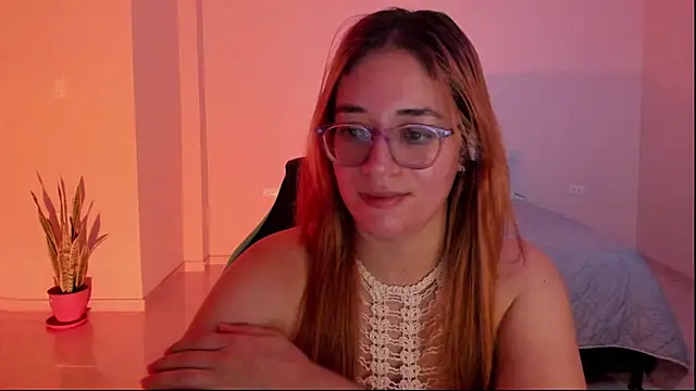 Snapshot of atenas_05_ chatting on 02-21-26, 09:39 atenas 05 online show from 02-21-26, 09:39