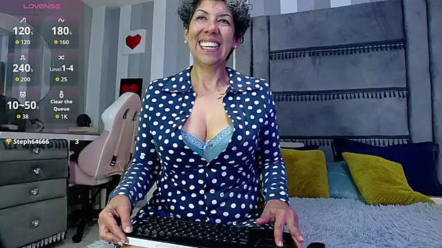 Julianewell online show from 02-09-26, 12:25