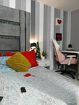 Julianewell online show from 12-20-25, 12:52