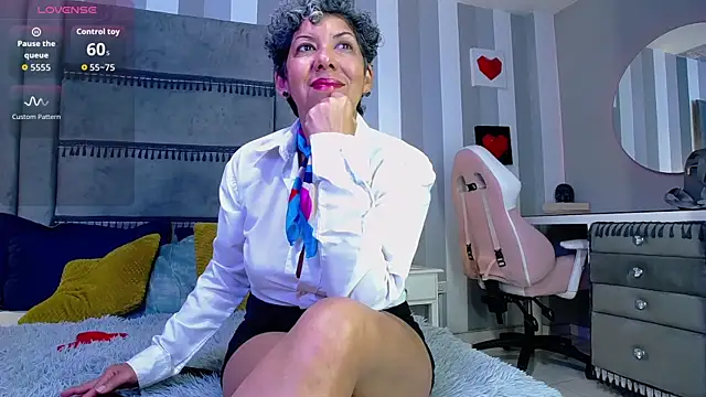 Julianewell online show from 01-13-26, 12:20