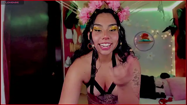 kiki cavilll online show from 10-31-25, 02:57