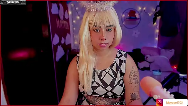 kiki cavilll online show from 10-29-25, 02:38