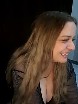 cansuozell online show from 10-25-25, 07:58