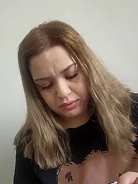 cansuozell online show from 11-06-25, 09:24