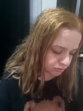 cansuozell online show from 11-28-25, 06:19