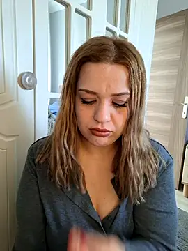 cansuozell online show from 12-18-25, 06:29