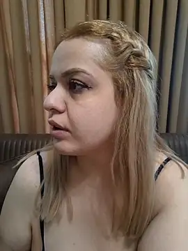 Snapshot of cansuozell chatting on 04-22-26, 04:03 cansuozell online show from 04-22-26, 04:03