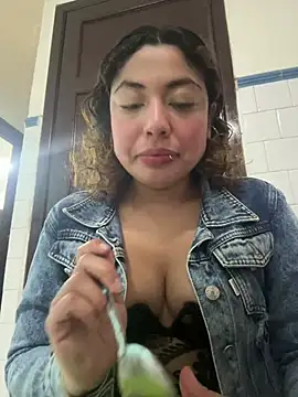 Snapshot of dulce_celeste15 chatting on 03-19-25, 07:38 dulce celeste15 online show from 03-19-25, 07:38