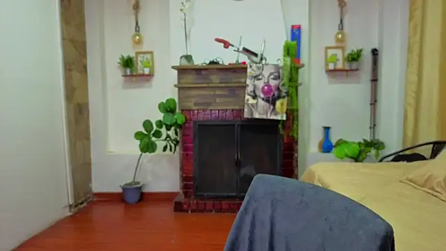 Snapshot of dulce_celeste15 chatting on 01-13-26, 05:28 dulce celeste15 online show from 01-13-26, 05:28