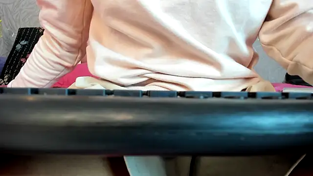 KOURTNEY-- online show from 01-07-26, 02:16