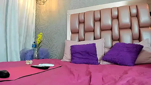 KOURTNEY-- online show from 01-11-26, 02:18