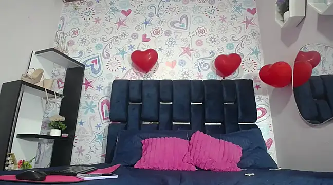 Snapshot of KOURTNEY-- chatting on 02-25-25, 01:20 KOURTNEY-- online show from 02-25-25, 01:20