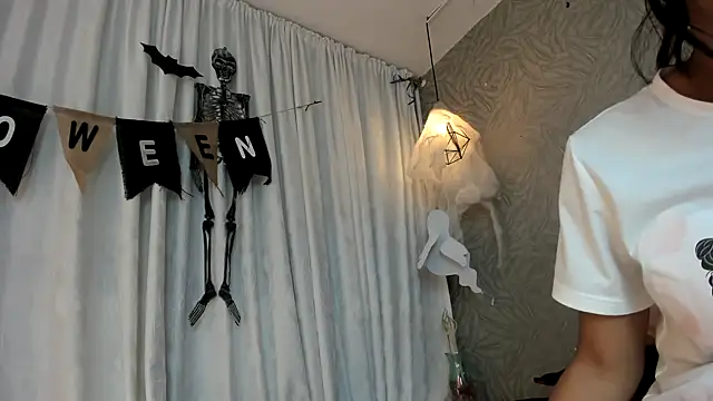 KOURTNEY-- online show from 10-25-25, 02:00