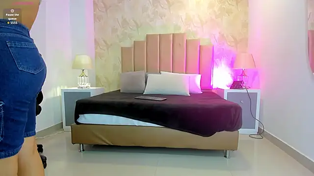  Peach1  online show from 11-05-25, 01:47