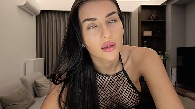 Snapshot of IrisNoire chatting on 01-14-26, 08:23 IrisNoire online show from 01-14-26, 08:23